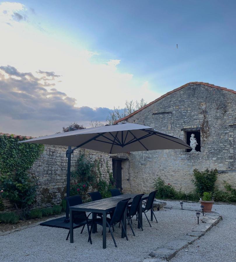 Maison Dix Tusson Exterior foto
